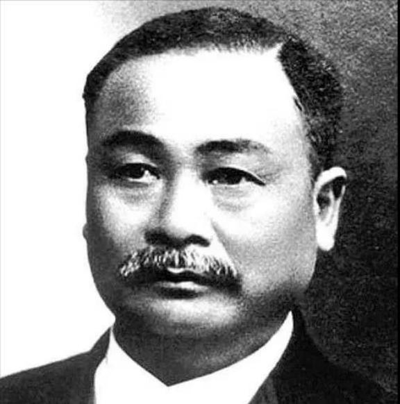 1912年，詹天佑修铁路时月薪1000两银子，按现在的物价算大概21万，养10个