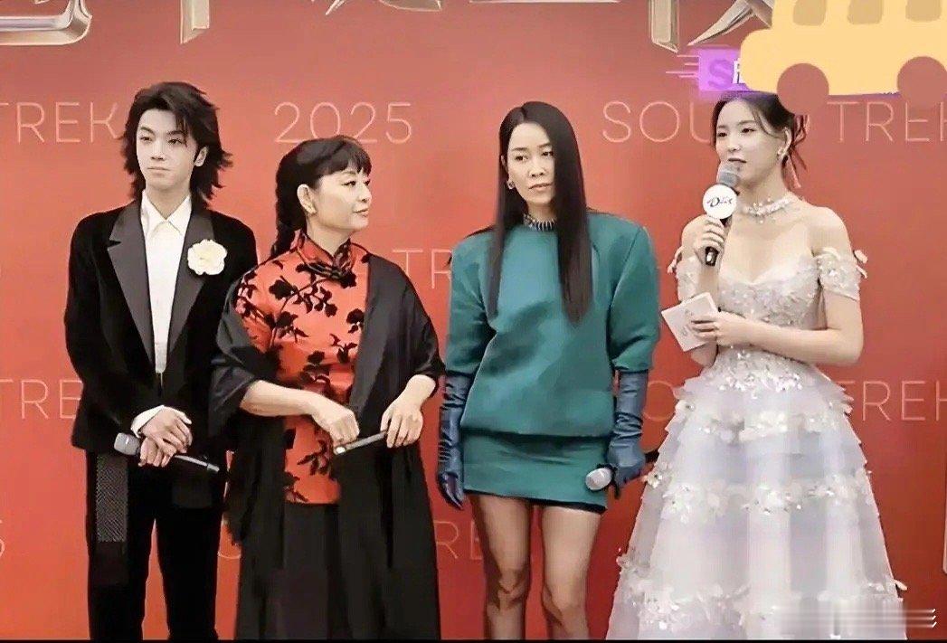 看殷秀梅直播，真的服到没脾气！就算再慌，也不能乱了阵脚，把直播现场搞的跟逛大街似