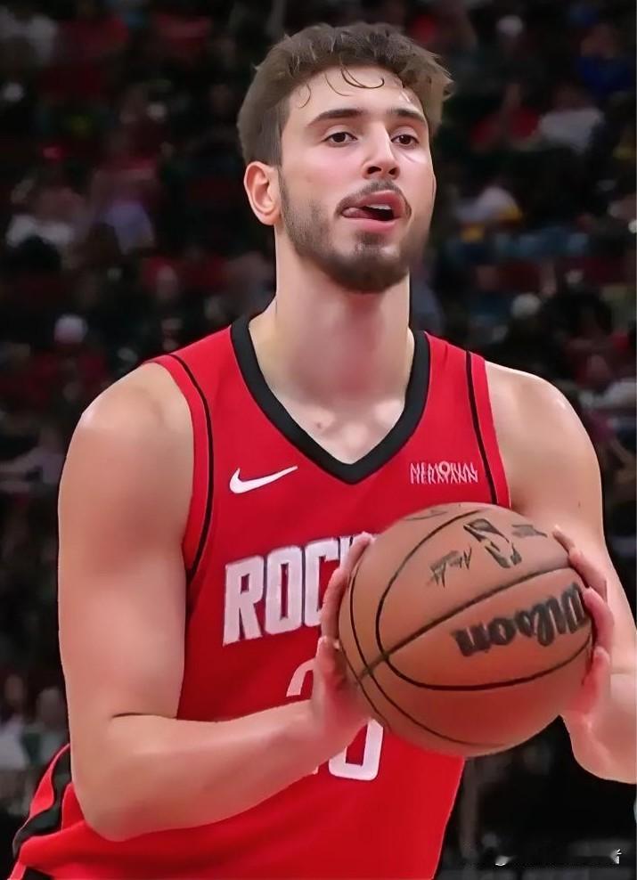 同样是职业生涯的第5个赛季！！！坎宁安：目前总共得到（4944分）。杰伦格林