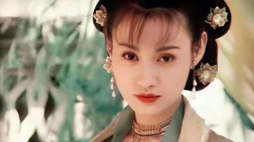 演员杨雪回应结婚原因：恋爱期间，丈夫拿出全部存款替自己母亲还30万贷款；其丈夫系