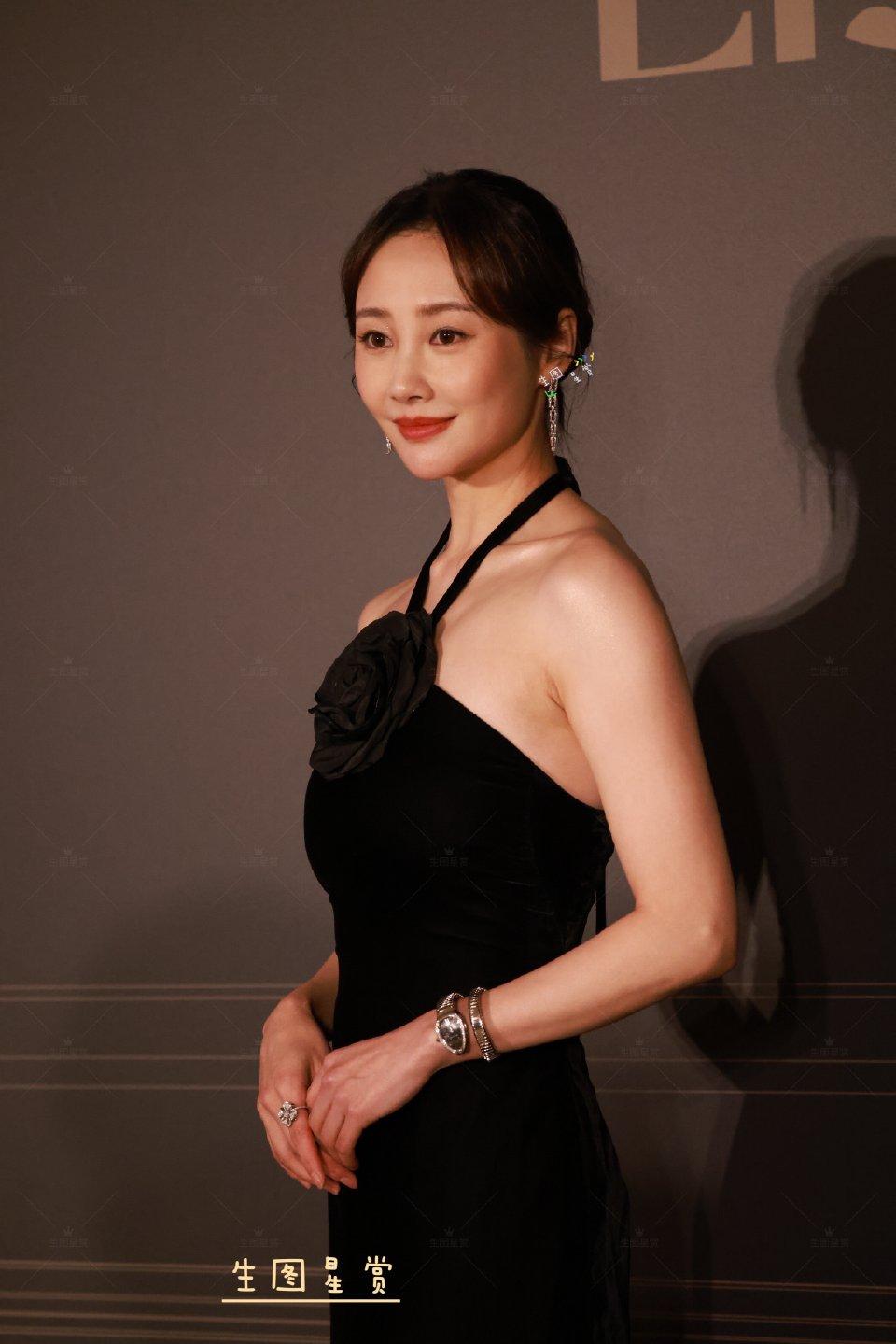 李纯盛典活动生图掉落，优雅绽放的黑玫瑰！