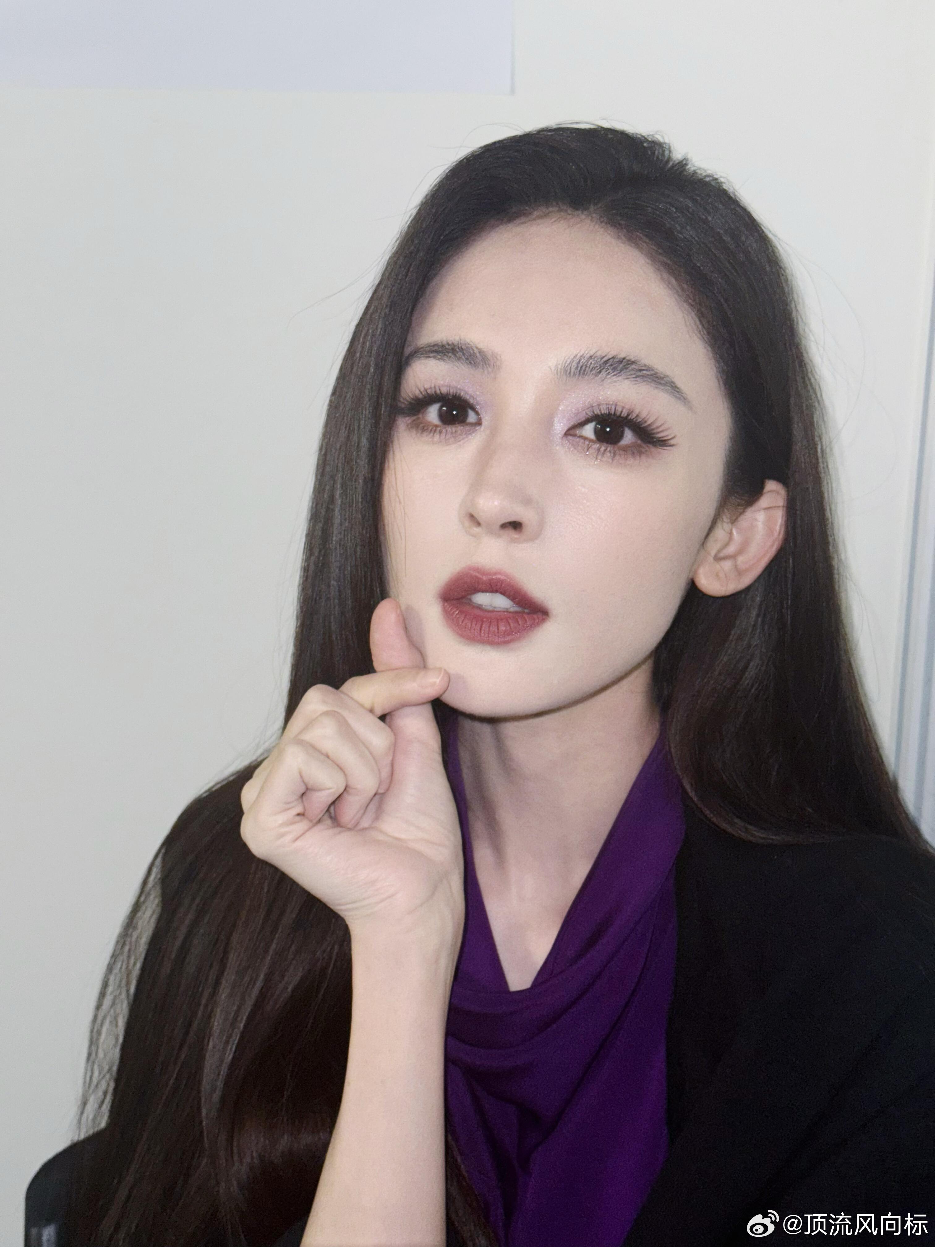 娜扎紫色鸢尾妆​​​