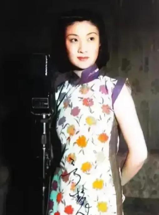 1966年，“京剧皇后”言慧珠，上吊前，她牵着11岁的儿子，跪在丈夫俞振飞面前：