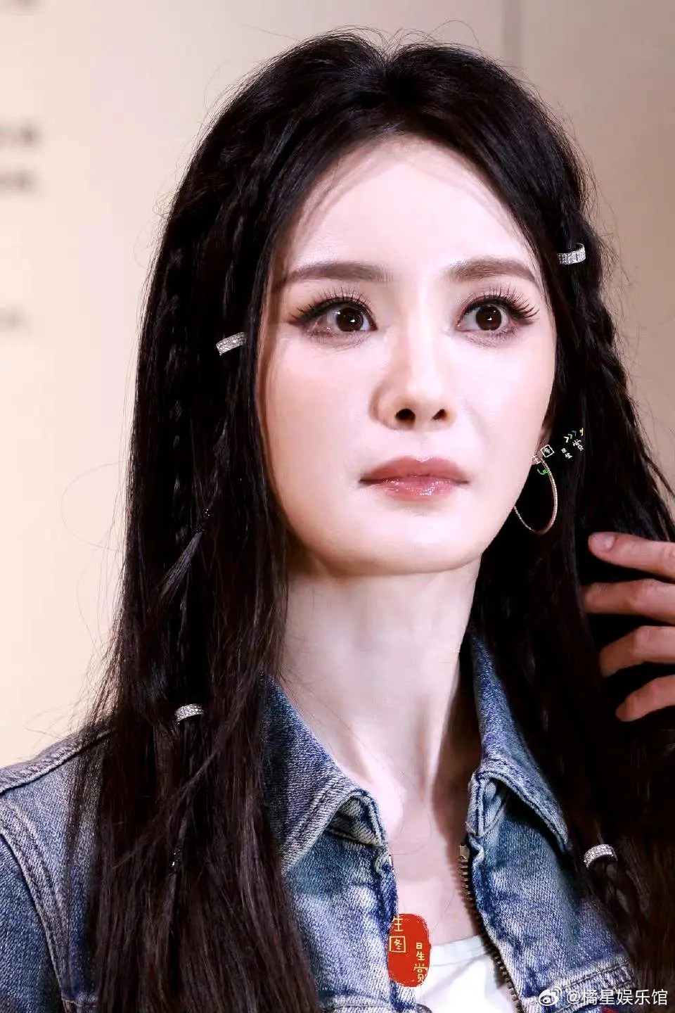 杨幂生图，脸怎么这样了