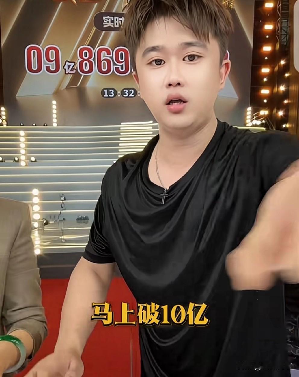 驴家阿宇断言赵梦澈会接班辛巴，正在往天花板路上走！驴家阿宇