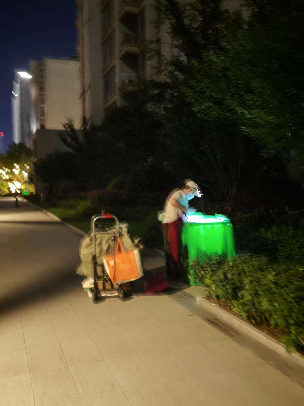 男人的尽头是保安？说出来你可能不信，我认识不少客运老板，在人生的下半场，摇身
