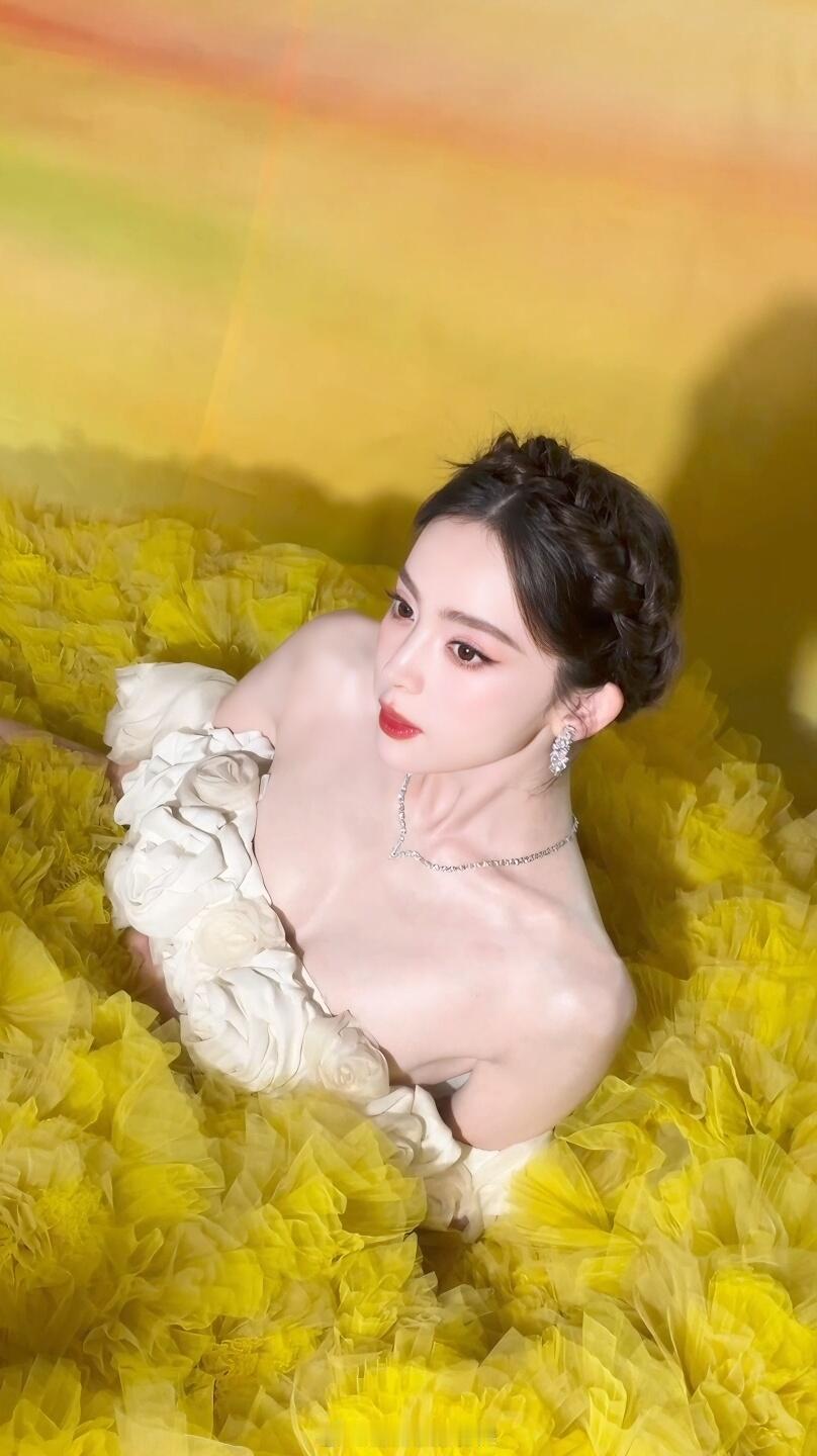 幸运女神娜扎！欢迎来玉茗茶骨看我们的荣善宝