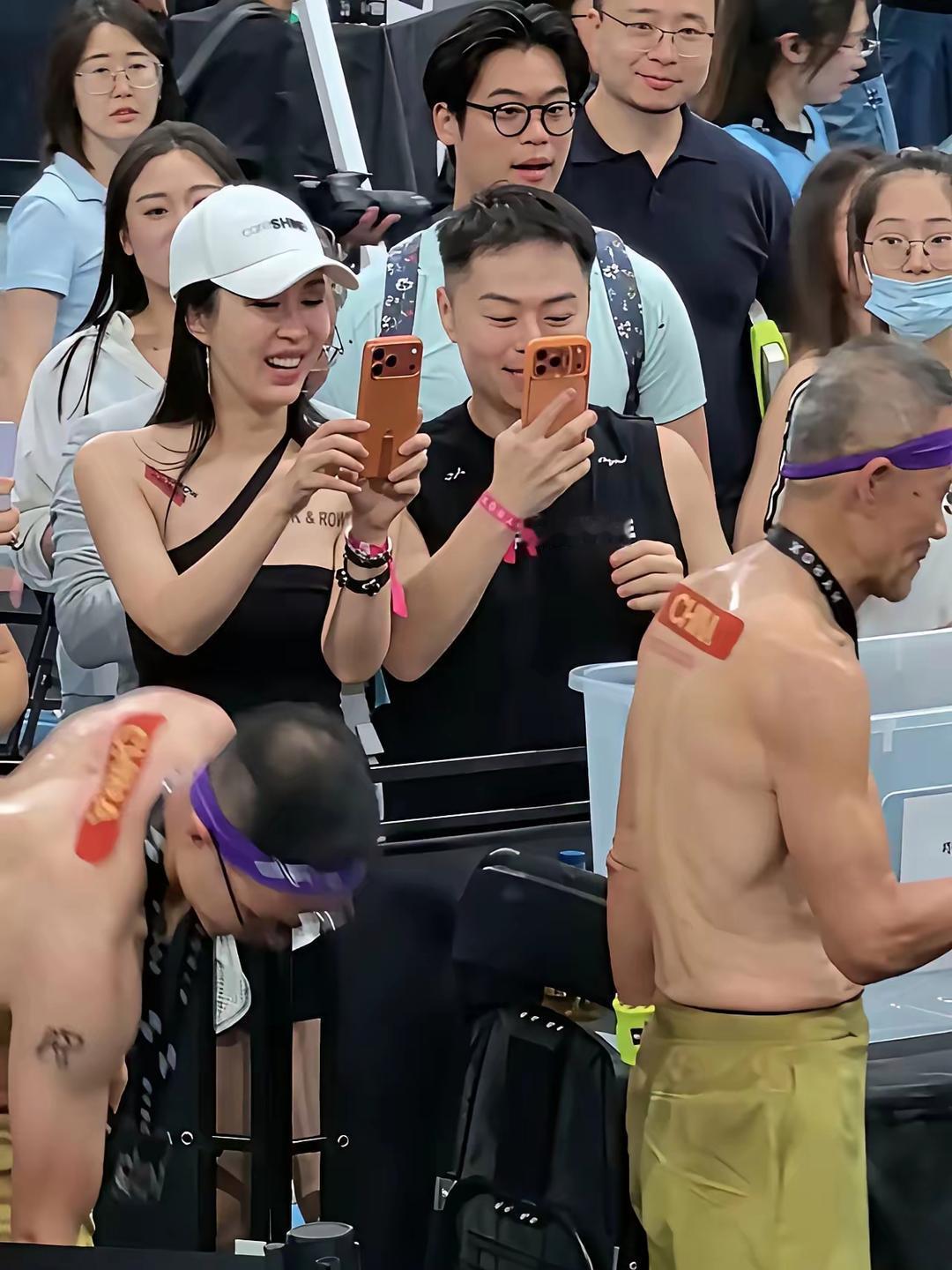 感觉田朴珺和王总助理在一块比和王总在一起还开心。我感觉王总要警惕宝强的遭遇啊！