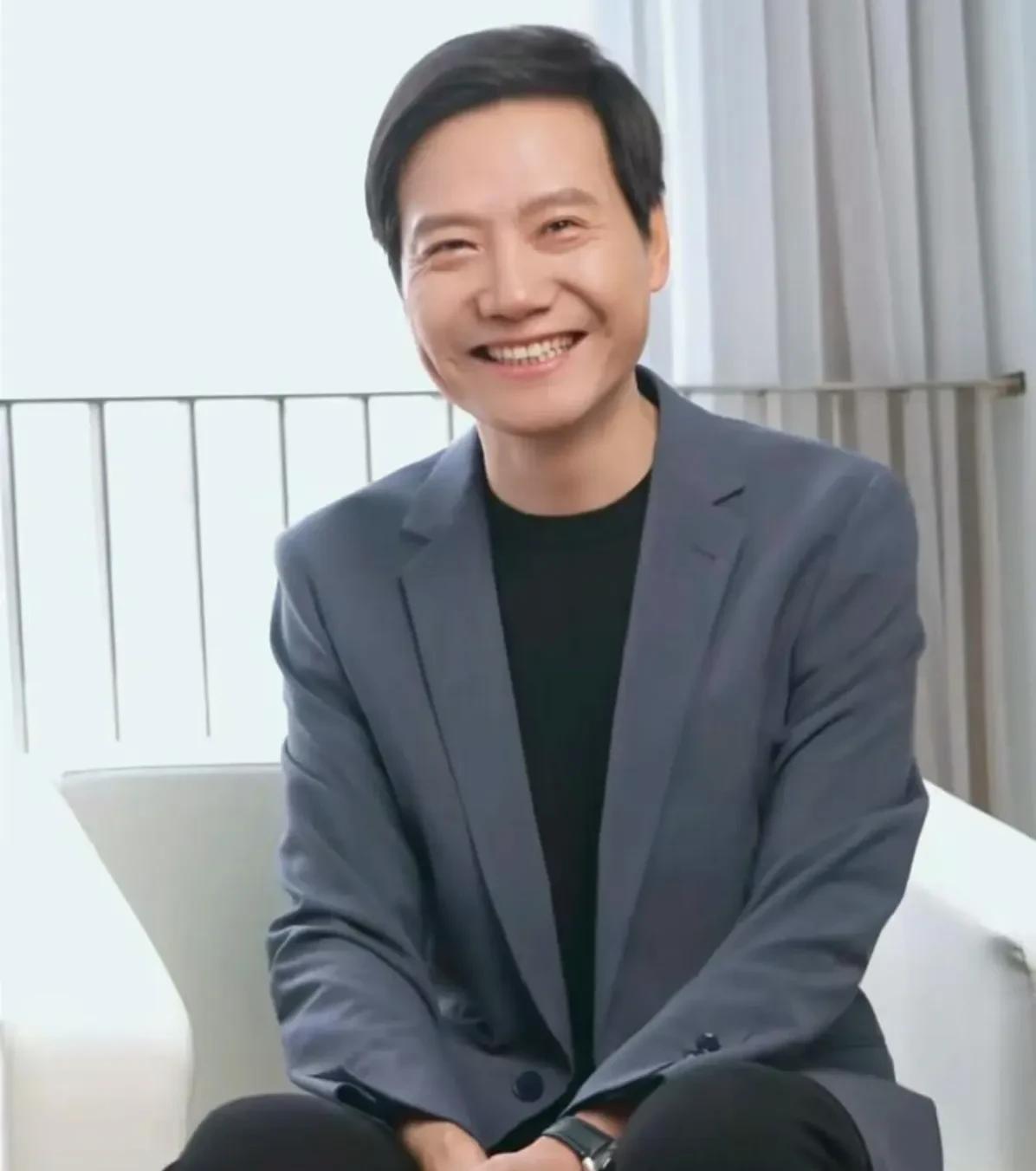雷军比较厉害的地方其实只有两点…第一，会看风口，能找准机会。知道什么时候该干什
