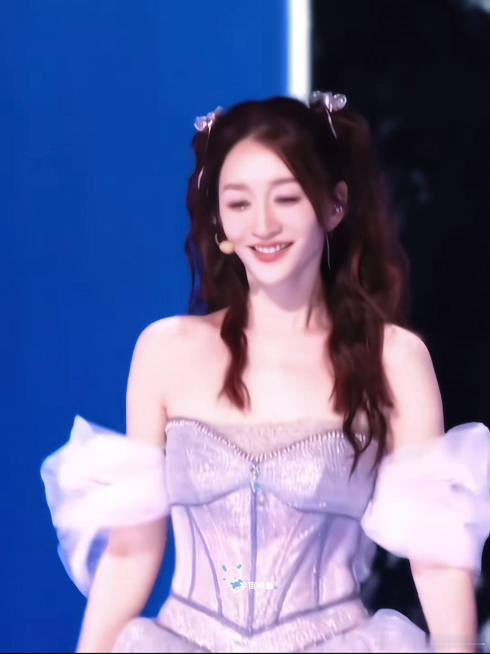 正式确诊为办公室李小冉成功确诊办公室李小冉！不搞虚的不怯场，实力随缘，但打工态度