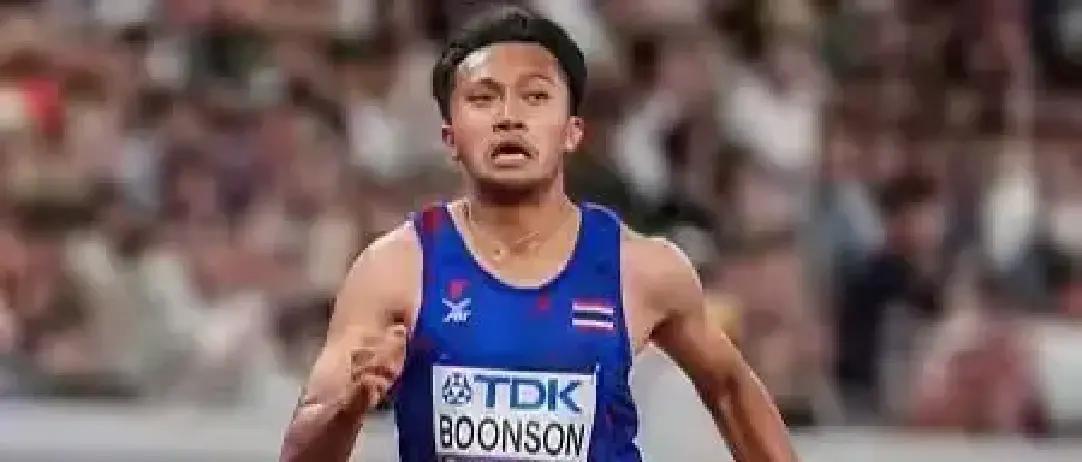 苏炳添两枪百米，9.83和9.94，就差0.11秒。但这0.11秒，在跑道