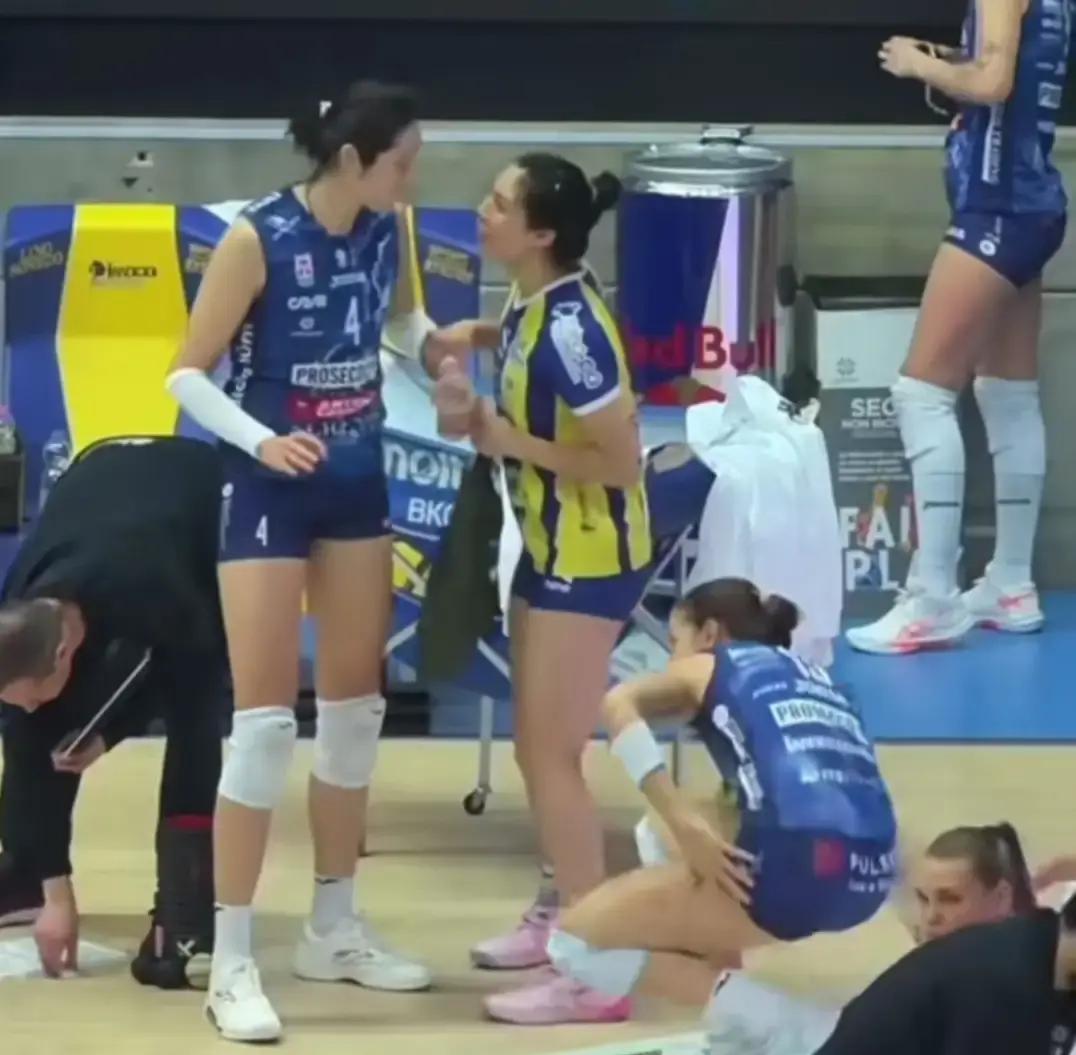 别再吹“走出去”了，中国女排的真正危机，是顶尖球员正在集体“蒸发”。你看意