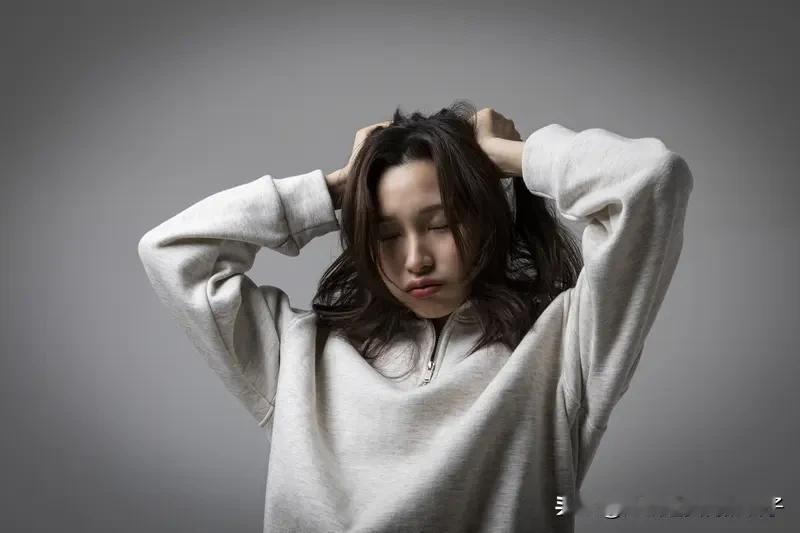 人生的痛苦大都来自哪里?人生的痛苦大都来自贫穷和对未来的恐惧。金钱能解决多数