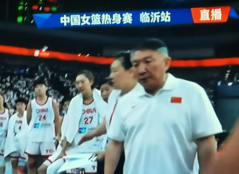 中国女篮热身赛，随着翟若云一记3分，中国队以101：55战胜波黑。宫鲁鸣依旧采