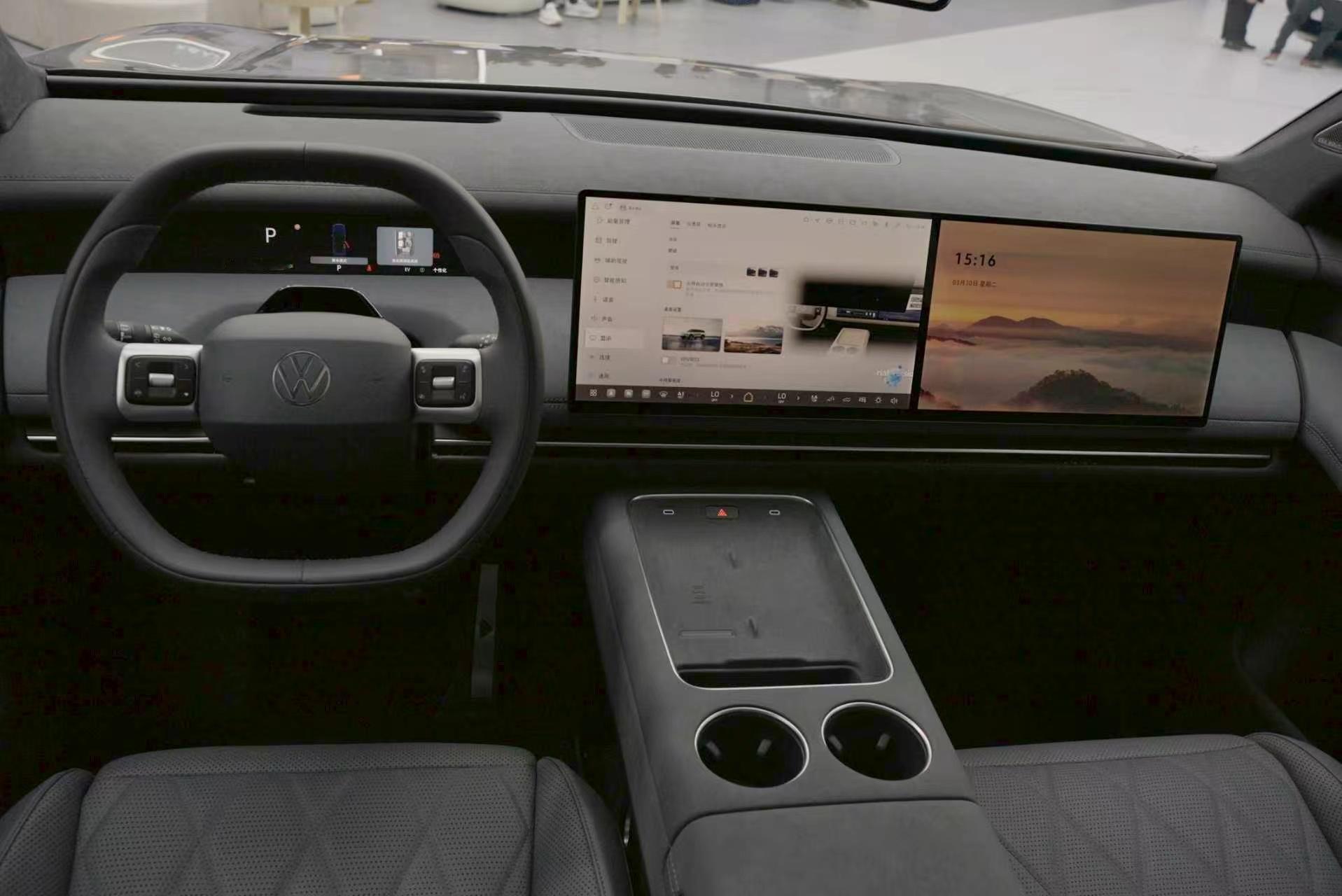 前几天去看了大众的两台新车，说实话，大众这波变化有点快。先说ID.ERA9X