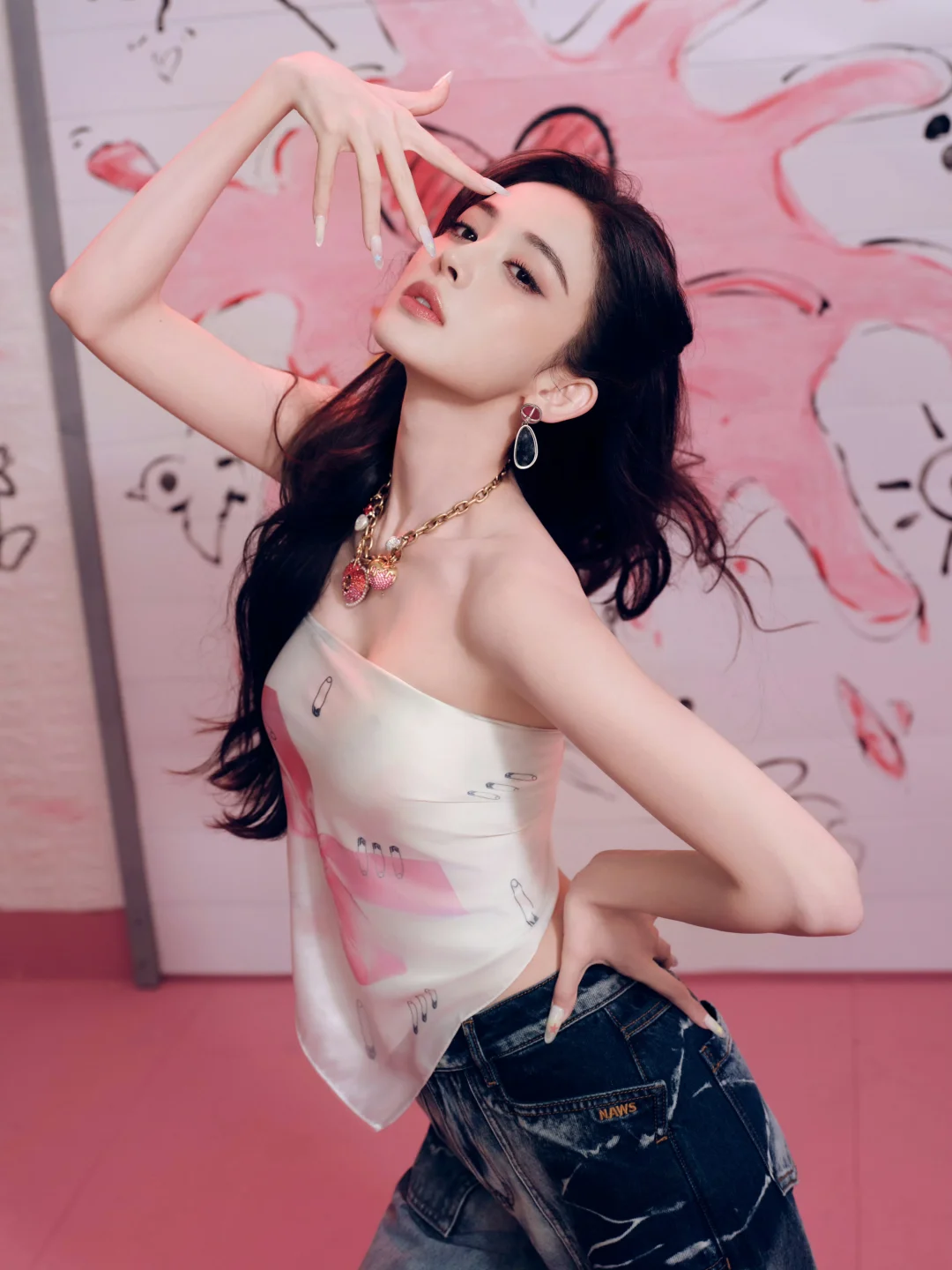 [美女二季度概况＆绝美图18张-古力娜扎]