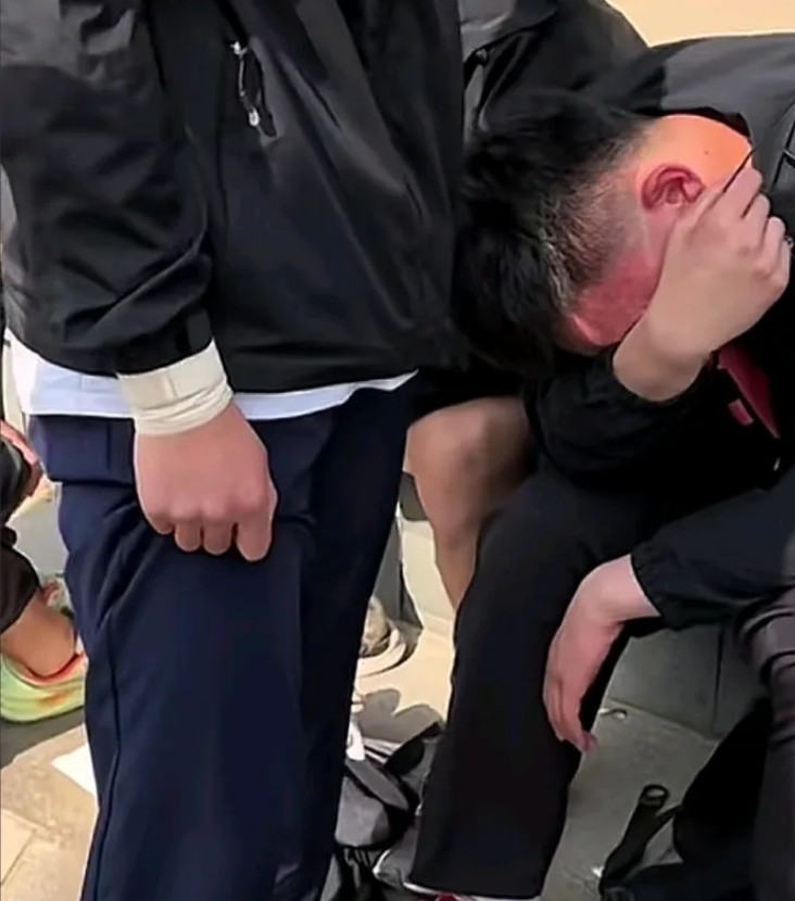 这件事，我还是不死心：瑞安林老师到底错在哪里？先看网友讲的一件事。他说，