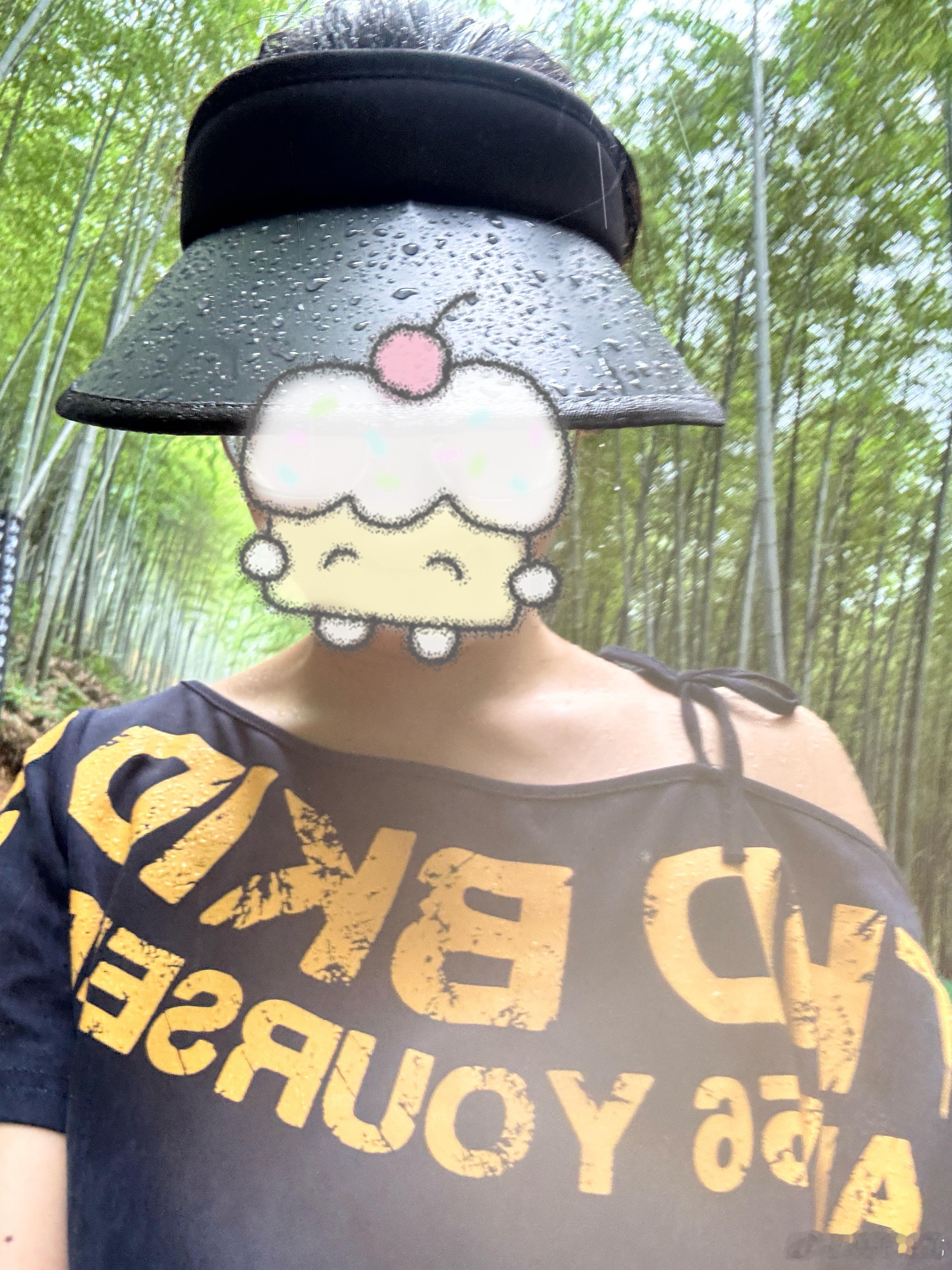 服整个淋湿还摔一跤哈哈