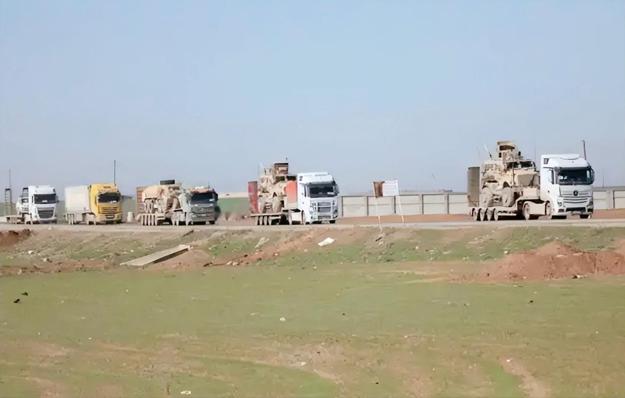 美军连夜撤出叙利亚最大基地，十年驻军要彻底收场了？当地时间2月23日清晨，叙利亚