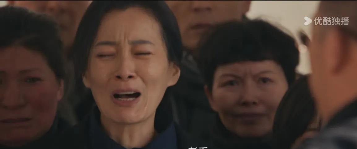 《以法之名》乔振兴的遗体真的被火化了吗？我感觉没有，这两个剧情有提示！剧情一：
