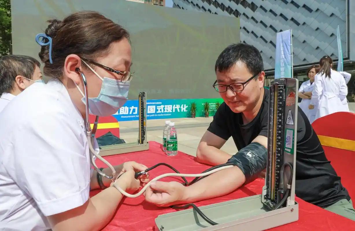 高血压最怕的早餐！医生苦劝中老年：宁可饿着不吃，也不要随意吃3种早餐很多人早