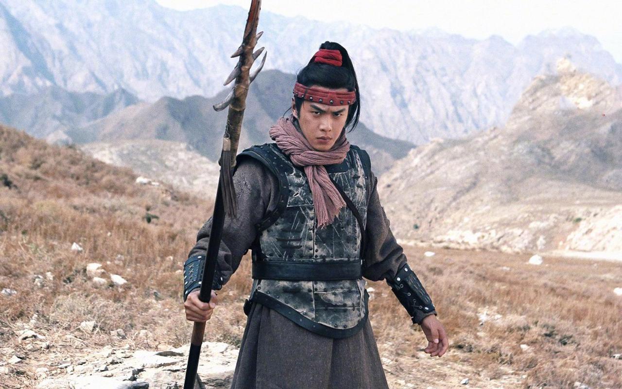 霍去病出征路过平阳，召见抛弃自己母子的小县吏霍仲孺，这一跪，跪出了大汉四十年的国
