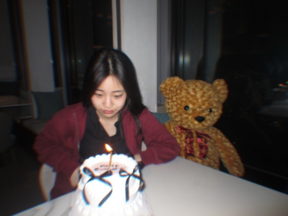 许老三14岁生日🎂妈妈小S祝她「恭祝皇后福泰安康」