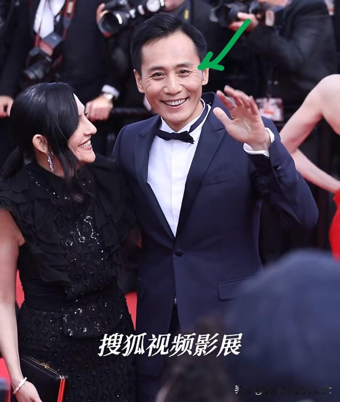 刘烨带安娜亮相戛纳，刘烨暴瘦，安娜显老，过节不离手，细节显恩爱！戛纳电影节第