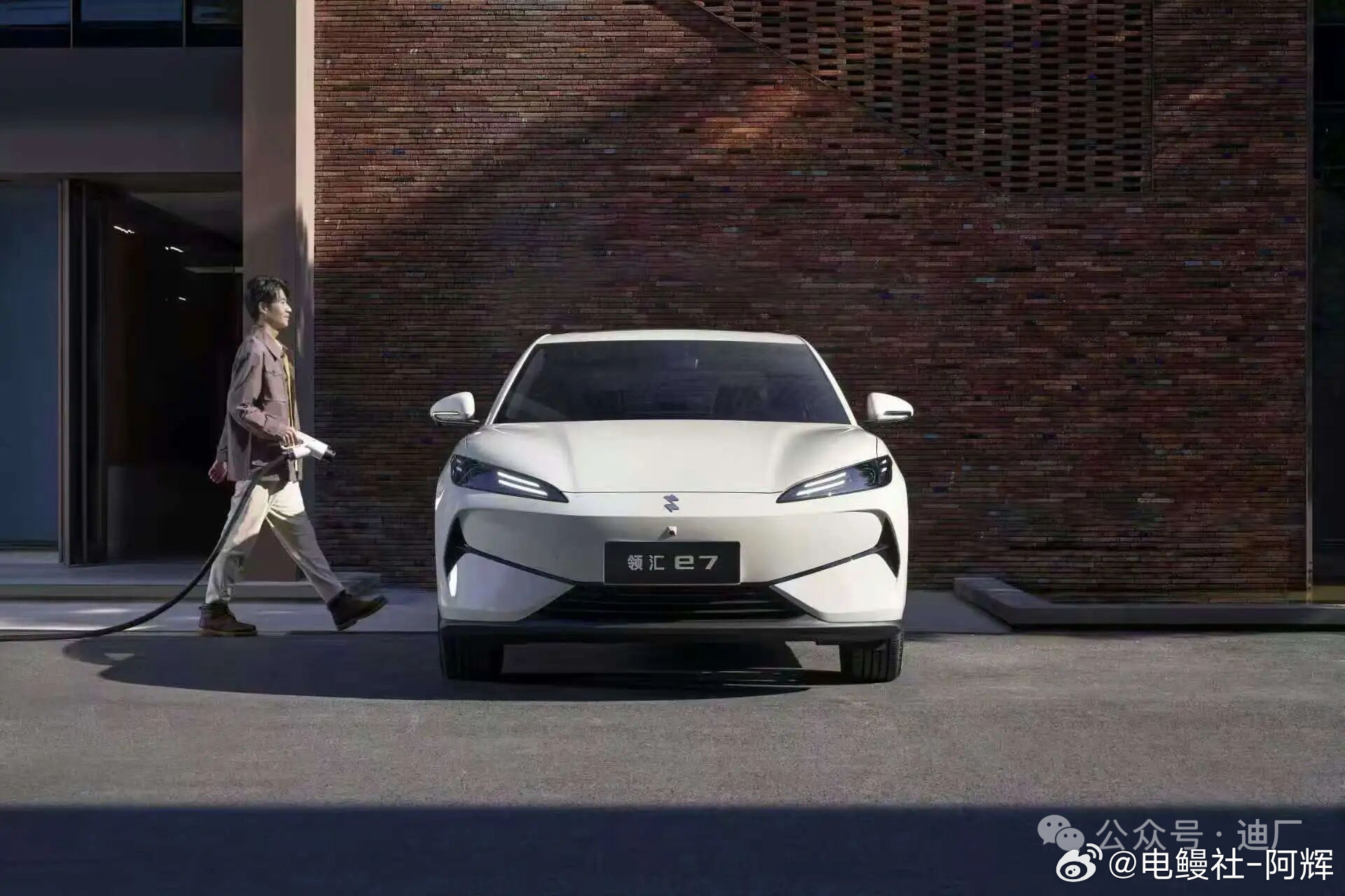 3月10日消息，全新品牌领汇汽车发布e7预热视频，新车搭载比亚迪闪充技术，实