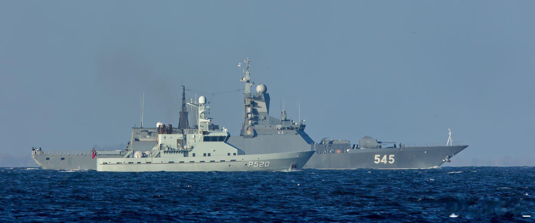 俄波罗的海舰队545“坚强”号护卫舰和一艘补给船前往非洲执行远航任务，前天经丹麦