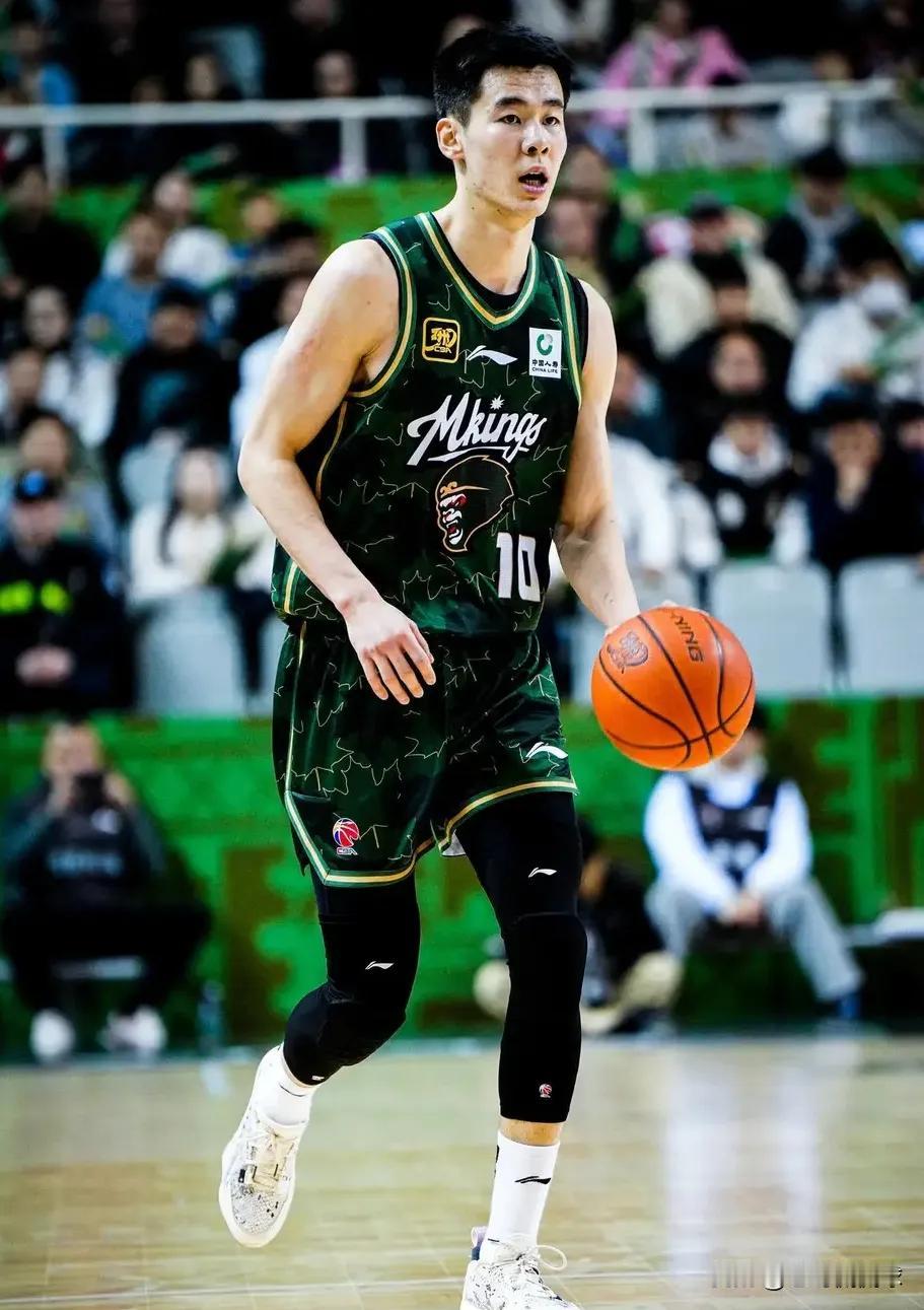 南京天之蓝当家球星郭昊文真是极其拉胯！在今天南京天之蓝客场以71：94惨败于宁波