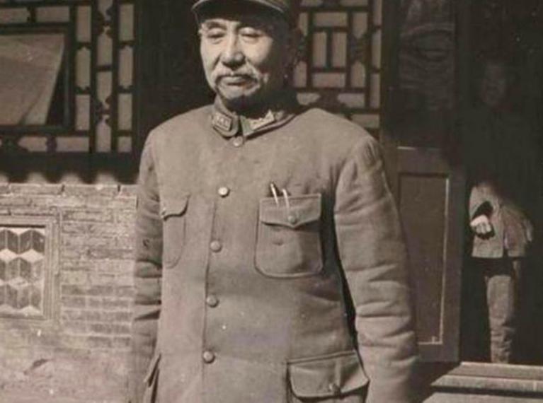 1939年寒冬，七旅旅长贪恋荣华富贵，竟为金银美人叛投阎锡山。阴谋败露后，这叛徒