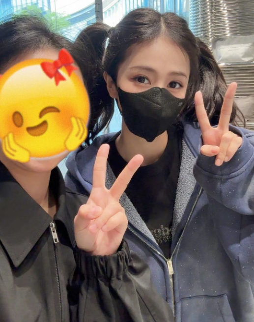 白鹿性格特别好，鹿子头发又弄回黑色了嘛？​​​