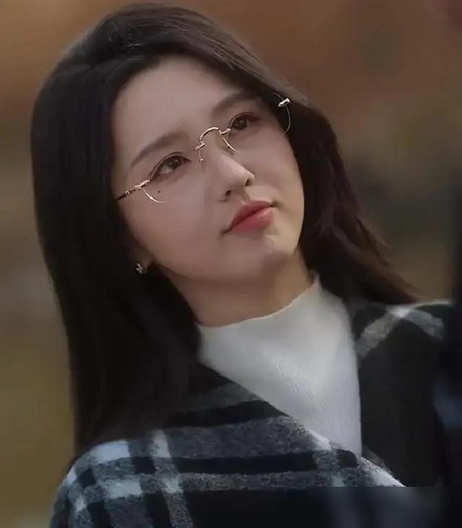 为了一部男主“非双洁”的短剧，听花岛砸了上亿流量，你敢看吗？《曼陀罗》这剧