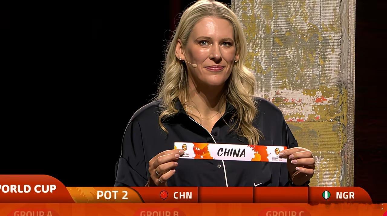 一觉醒来，宫鲁鸣懵了！没想到死亡之组啊，中国女篮世界杯抽签运气太差了！这次又和美