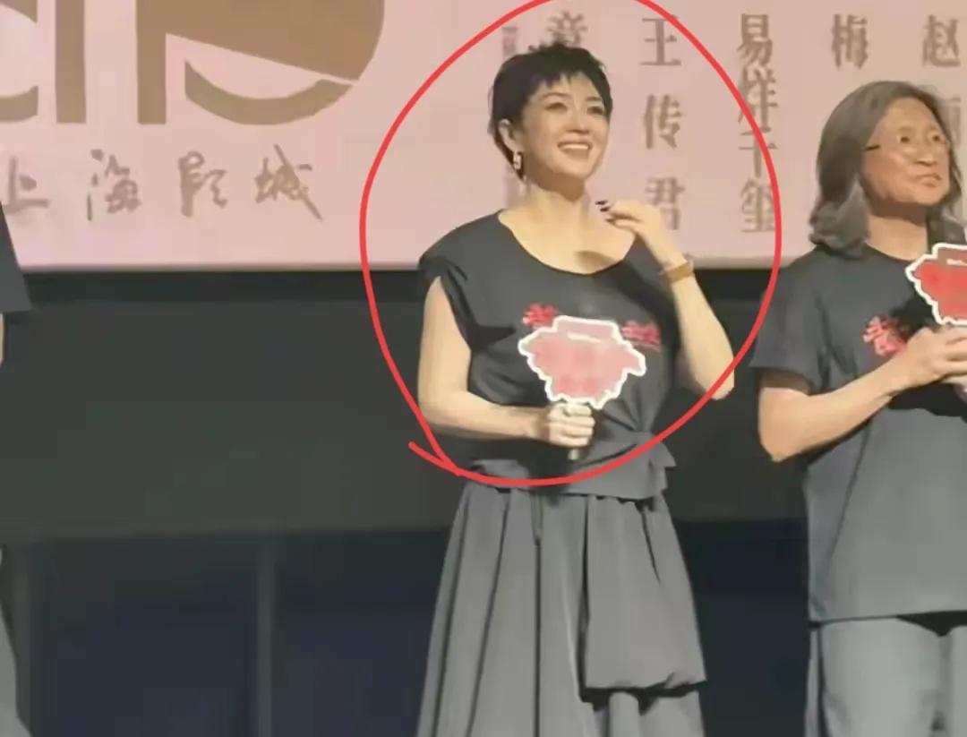 想不明白啊！以章子怡的咖位和大女主角色，为什么还要动这种小心思？全剧组同样一
