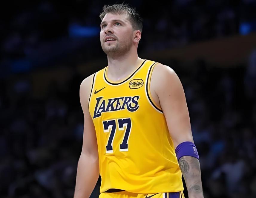 没道理可讲，东契奇不打，湖人赢球胜率直线飙升，给谁难看呢？明天湖人会在主场打奇