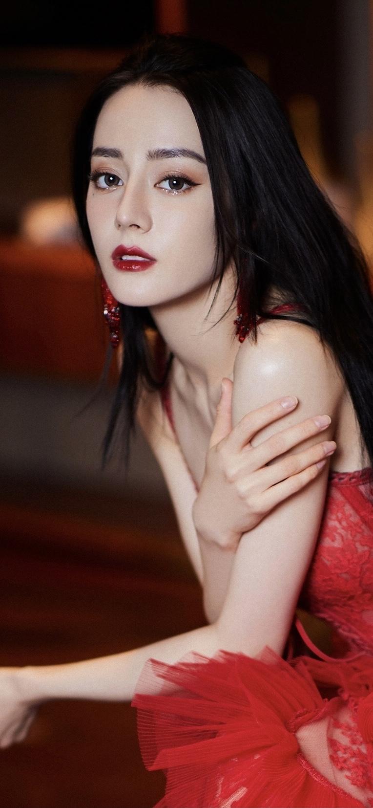 美女壁纸-第6108期-迪丽热巴