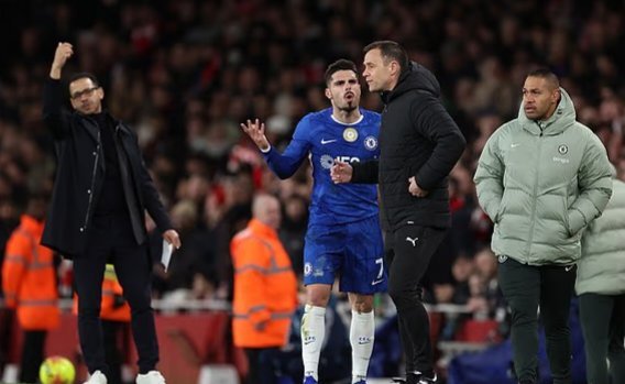 跟队：与恩佐·马雷斯卡不同，利亚姆·罗西尼尔并不试图掩盖球队存在纪律问题这一事实