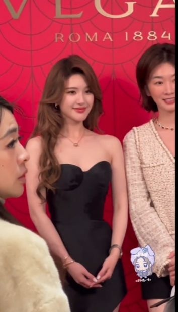 赵露思宝格丽女王回归，这次真的是美艳妈妈级别的！！这气质太绝了！​​​