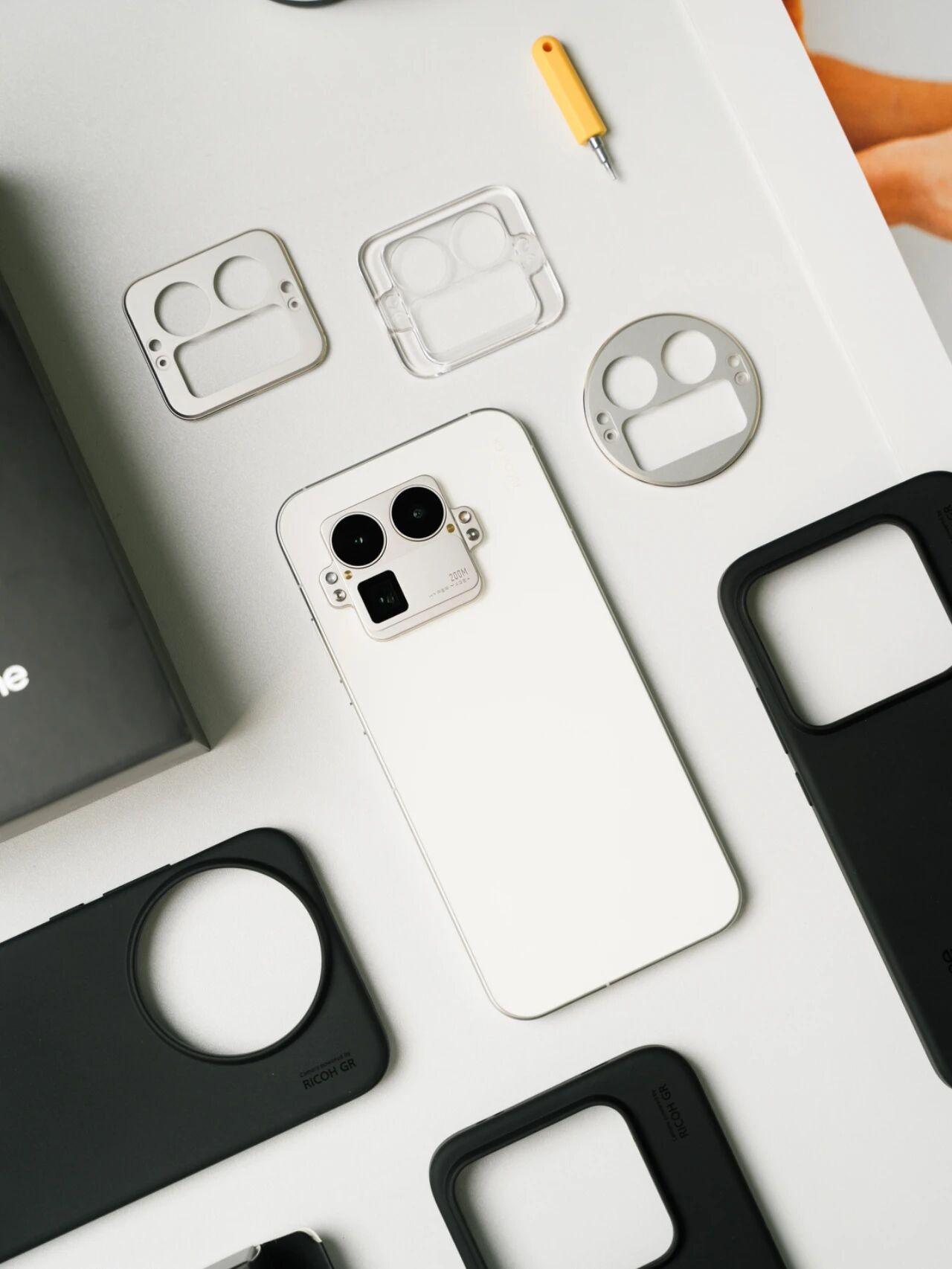 真我GT8Pro是一款怎样的产品？答：实名推荐！个性，有趣，强悍，好拍。尽兴