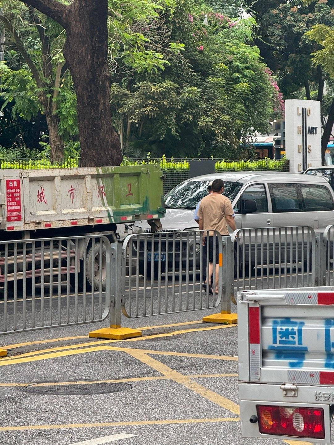 差点又被开单了，还好师傅反应够快[捂脸哭][捂脸哭]​​​