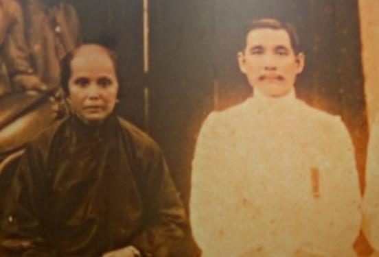 1915年，孙中山给发妻去信：“我爱上了与我志同道合的人，可她不能做妾，只好与你