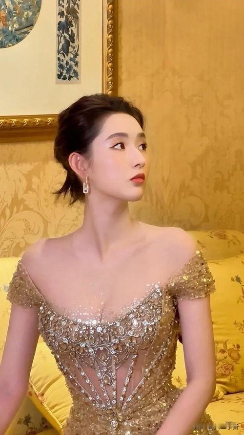 现在最无辜的人应该就是杨玏了明明和王玉雯的五年感情早已画上句号，最近却因