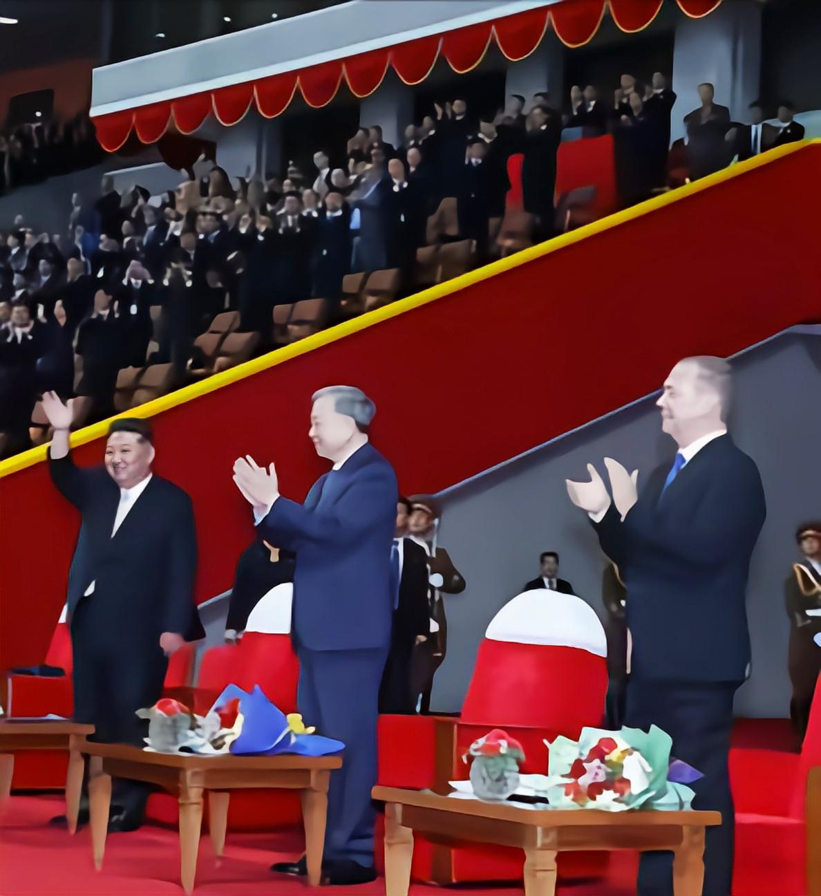 苏林和梅德韦杰夫同是执政党党首，出席大会时站位问题的安排，朝鲜遵循了在各自国内的