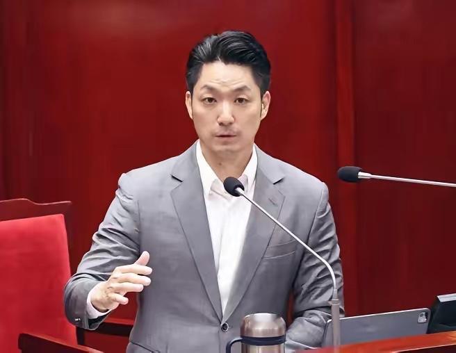 对台动武开启新窗口？蒋万安这两天突然蹦出来，放了个大招——直接说台湾的"监察
