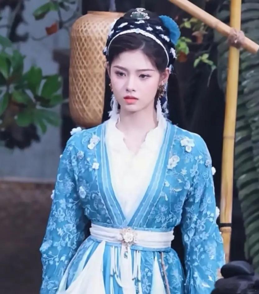 艾米这衣服真是满满的廉价感​​​