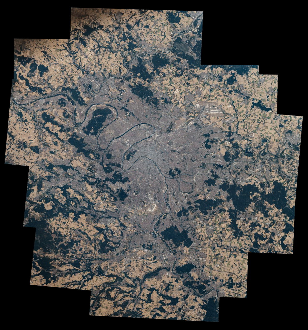 从太空看地球：这是哪座城市？这条河流是什么河？从国际空间站拍摄。提示：欧洲。