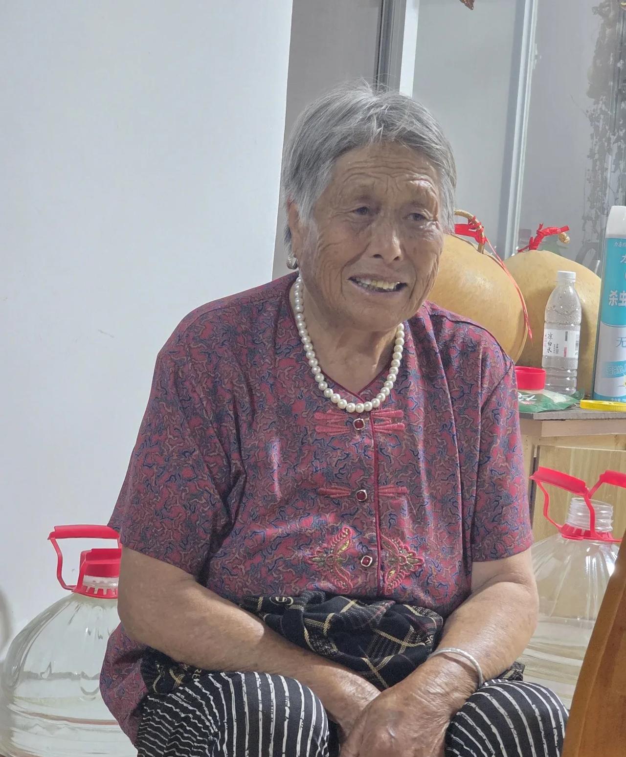 这几天我很不好意思……回村10天了。这10天来没买过菜，没买过饭，甚至都很少开