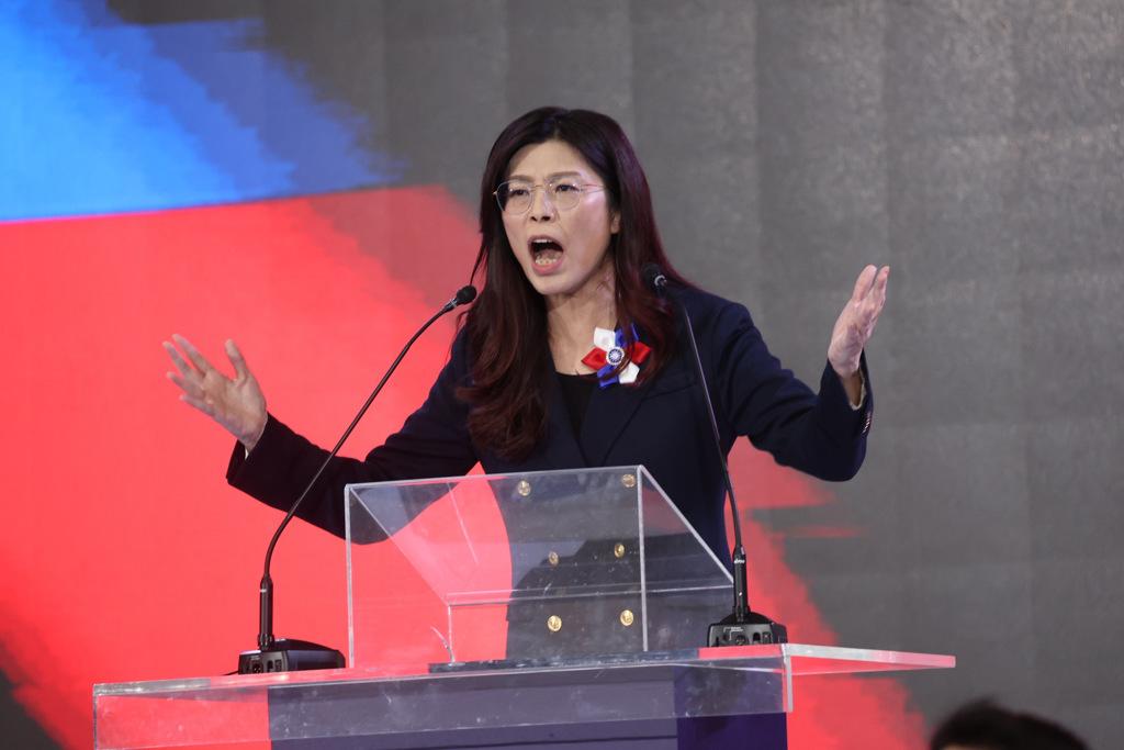 祝贺丽文姐履新！今天的大会现场气氛十分热烈，当丽文姐闪亮登场时，全场响起了热